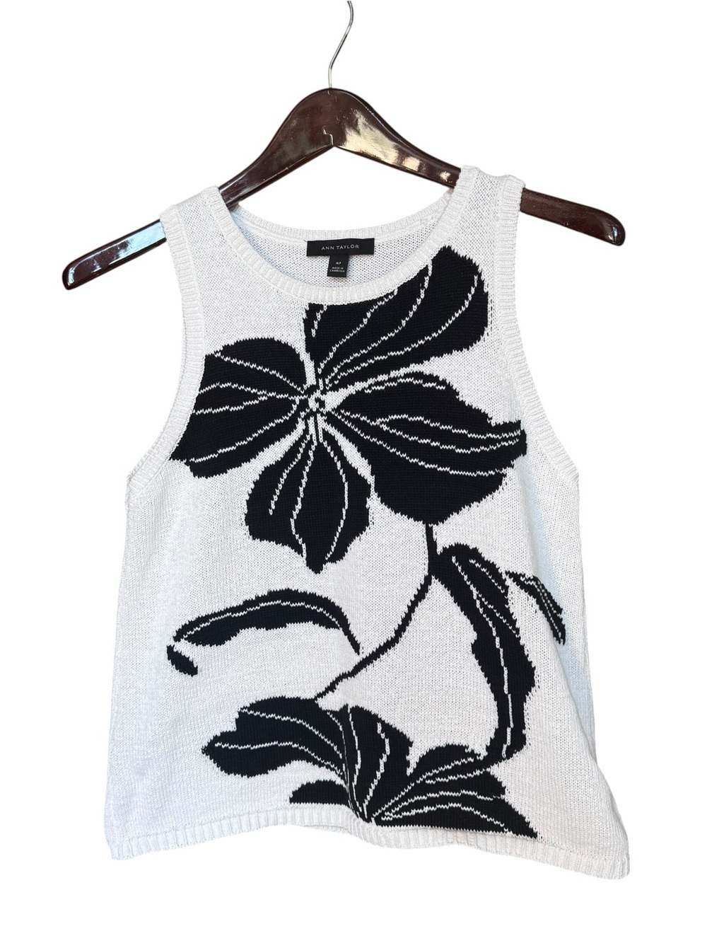 ANN TAYLOR BLACK & WHITE FLORAL JACQUARD SWEATER SLEEVELESS SIZE MEDIUM PETITE